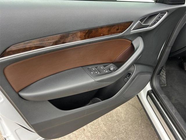 Photo of 2018 Glacier White Metallic Audi Q3
