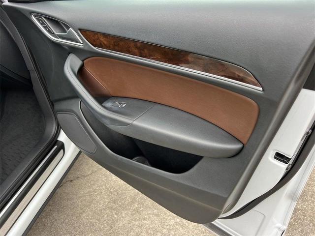 Photo of 2018 Glacier White Metallic Audi Q3