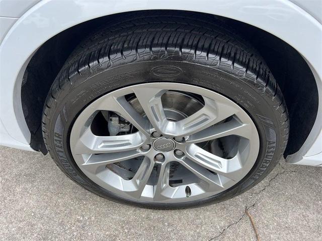 Photo of 2018 Glacier White Metallic Audi Q3