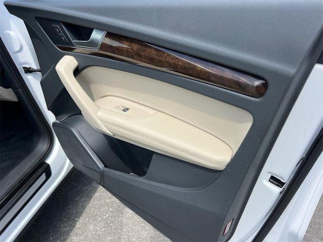Photo of 2020 Ibis White Audi Q5