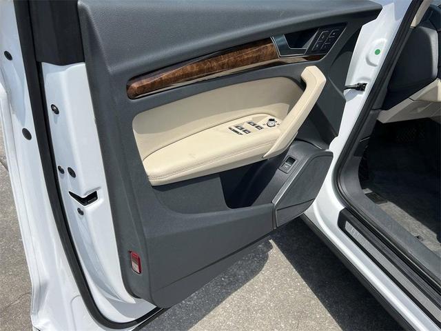 Photo of 2020 Ibis White Audi Q5