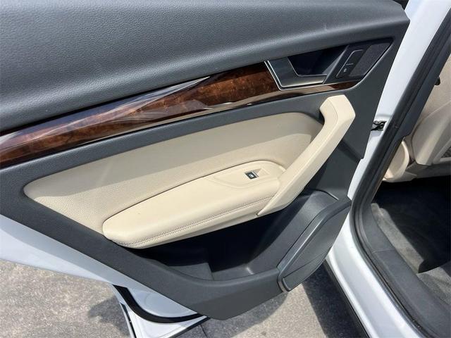Photo of 2020 Ibis White Audi Q5