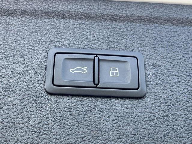 Photo of 2020 Ibis White Audi Q5