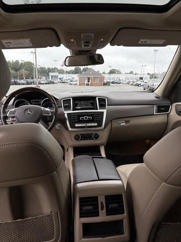 Photo of 2015 Steel Gray Metallic Mercedes-Benz M-Class