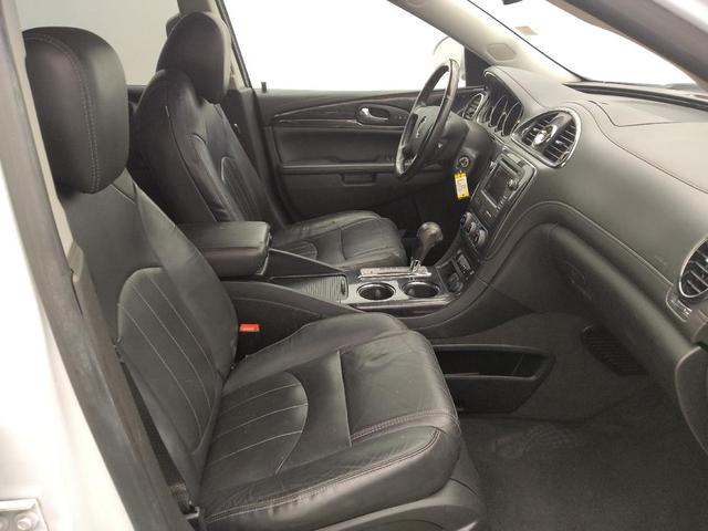 Photo of 2016 White Buick Enclave