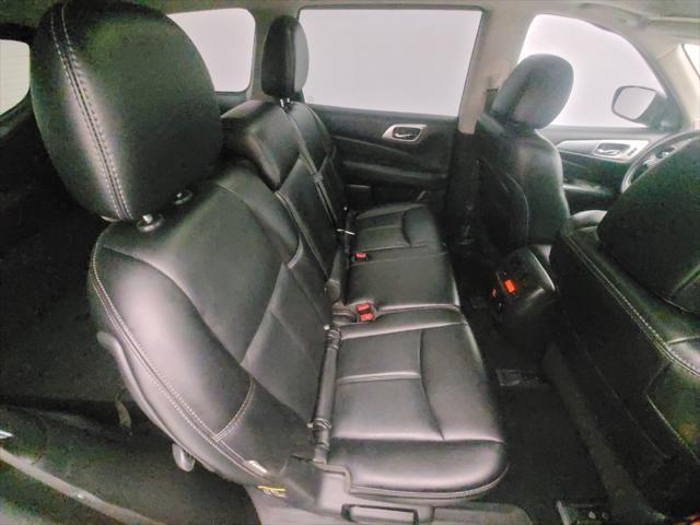 Photo of 2018 Brilliant Silver Nissan Pathfinder