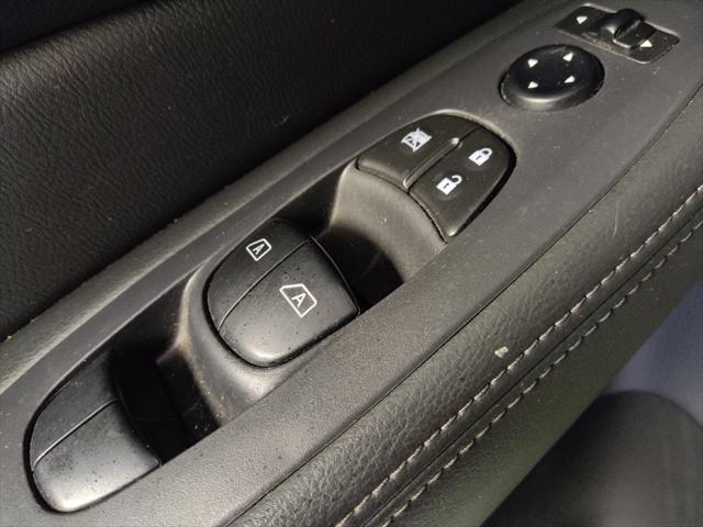 Photo of 2018 Brilliant Silver Nissan Pathfinder