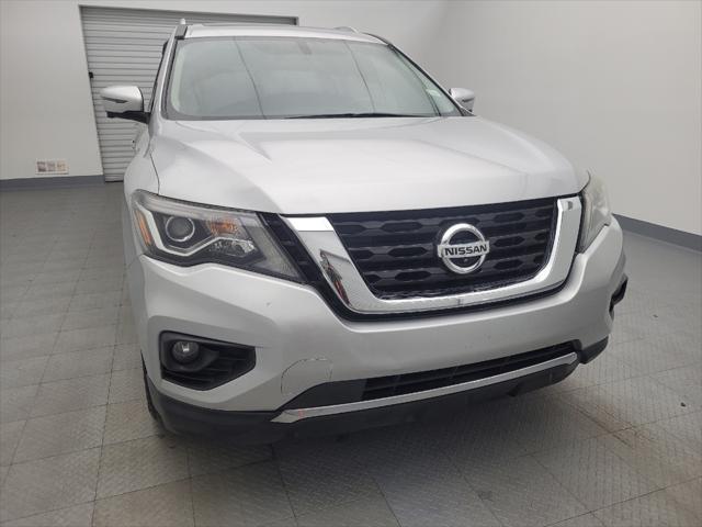 Photo of 2018 Brilliant Silver Nissan Pathfinder