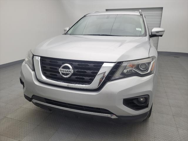 Photo of 2018 Brilliant Silver Nissan Pathfinder