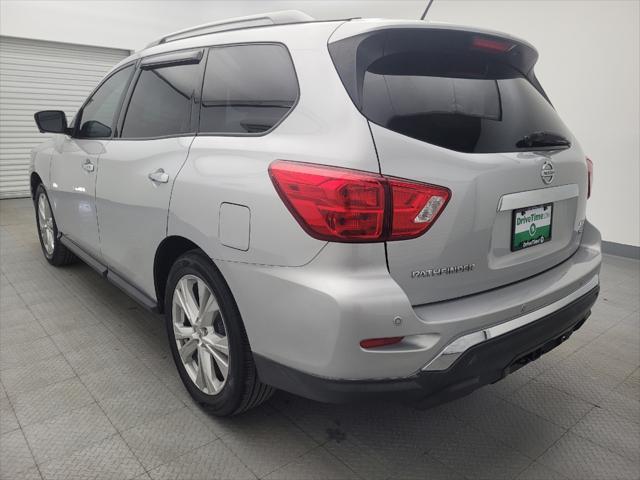 Photo of 2018 Brilliant Silver Nissan Pathfinder