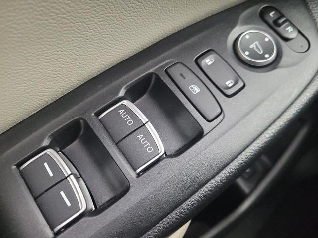 Photo of 2018 Tan Honda Accord