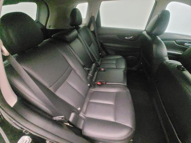 Photo of 2017 Magnetic Black Nissan Rogue