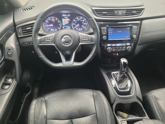 Photo of 2017 Magnetic Black Nissan Rogue