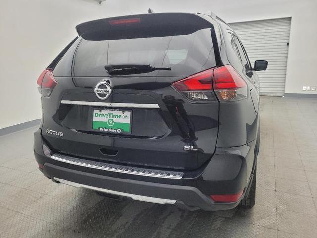 Photo of 2017 Magnetic Black Nissan Rogue