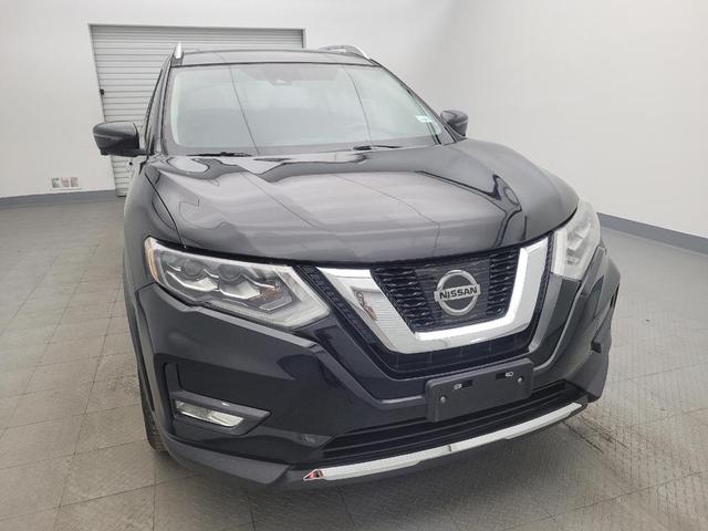 Photo of 2017 Magnetic Black Nissan Rogue