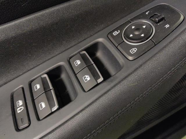 Photo of 2023 White Hyundai SANTA FE
