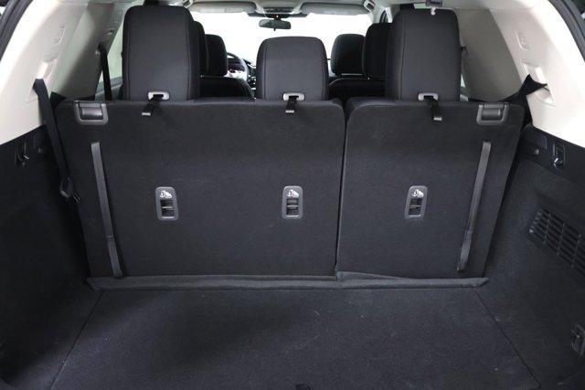 Photo of 2025 Everest White P Nissan Pathfinder