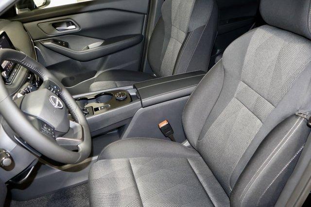 Photo of 2025 Black Nissan Rogue