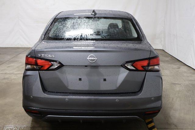 Photo of 2025 Gun Metallic Nissan Versa