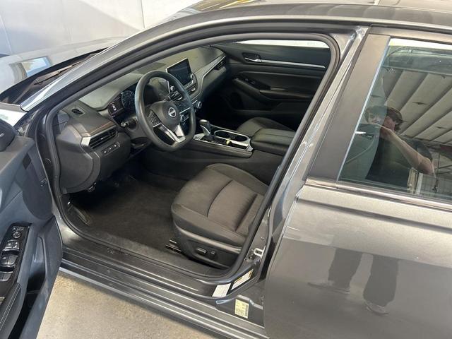 Photo of 2023 Gun Metallic Nissan Altima