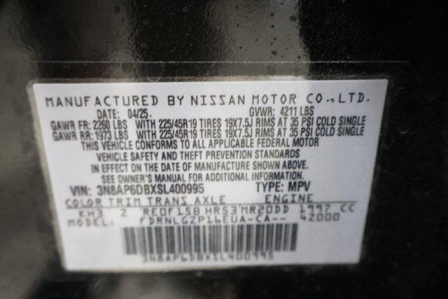 Photo of 2025 Super Black Nissan Kicks