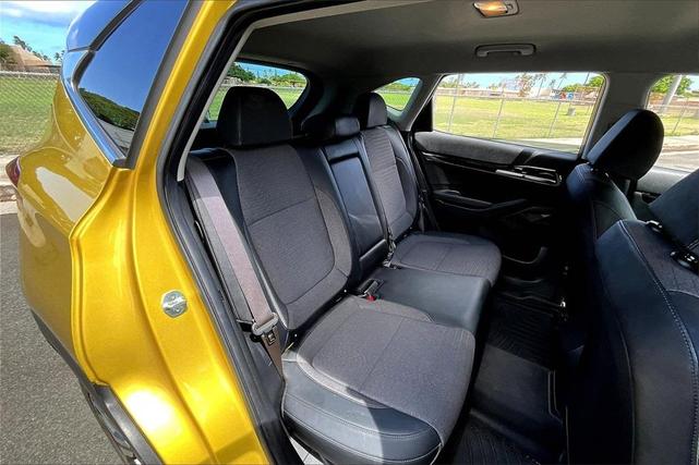 Photo of 2021 Starbright Yellow / Black Roof Kia Seltos