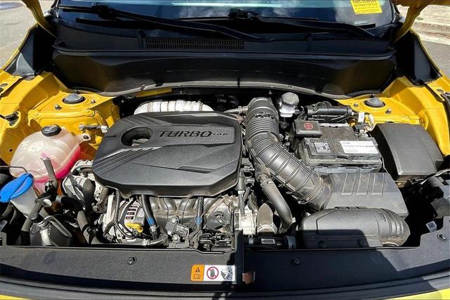Photo of 2021 Starbright Yellow / Black Roof Kia Seltos