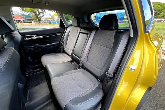 Photo of 2021 Starbright Yellow / Black Roof Kia Seltos