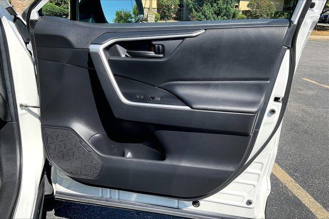 Photo of 2022 White Toyota RAV4