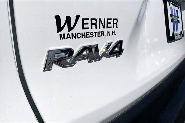 Photo of 2022 White Toyota RAV4