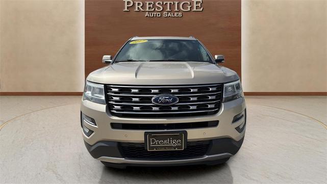 Photo of 2017 White Gold Ford Explorer