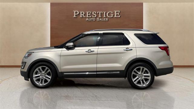 Photo of 2017 White Gold Ford Explorer