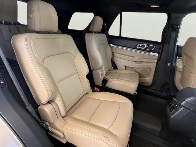 Photo of 2017 White Gold Ford Explorer