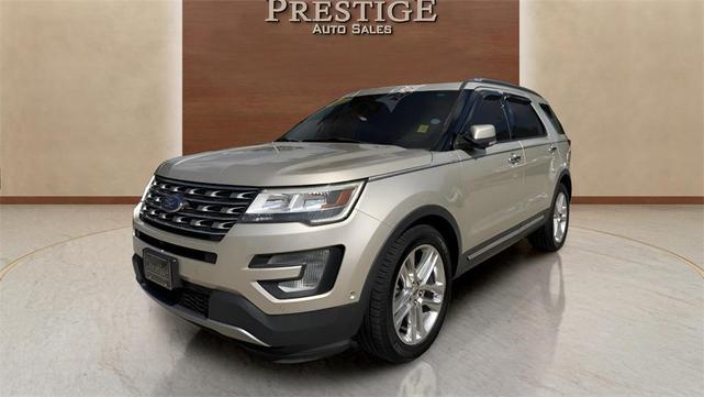 Photo of 2017 White Gold Ford Explorer