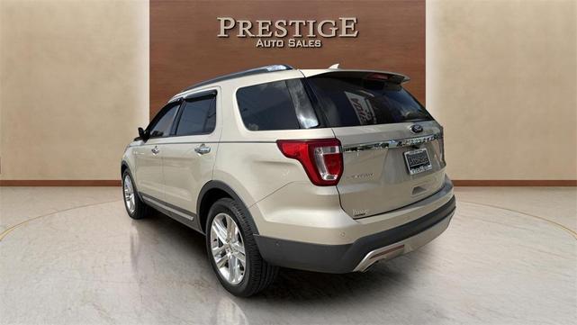 Photo of 2017 White Gold Ford Explorer
