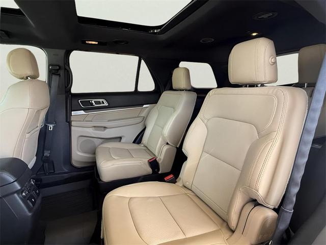 Photo of 2017 White Gold Ford Explorer
