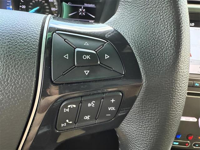 Photo of 2017 White Gold Ford Explorer