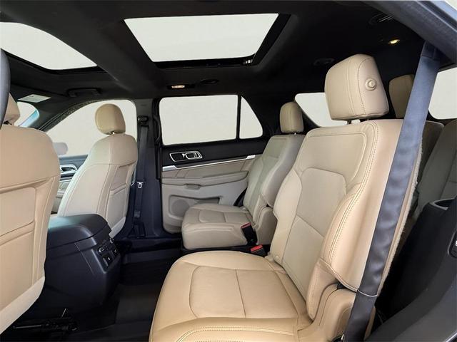 Photo of 2017 White Gold Ford Explorer