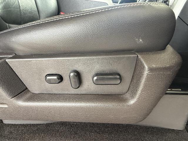 Photo of 2014 Oxford White Ford F-150