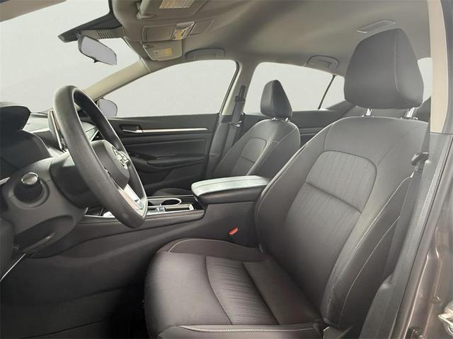 Photo of 2023 Gun Metallic Nissan Altima