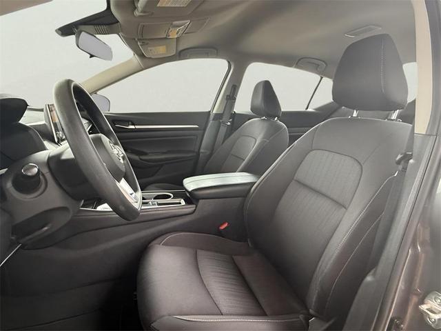 Photo of 2023 Gun Metallic Nissan Altima