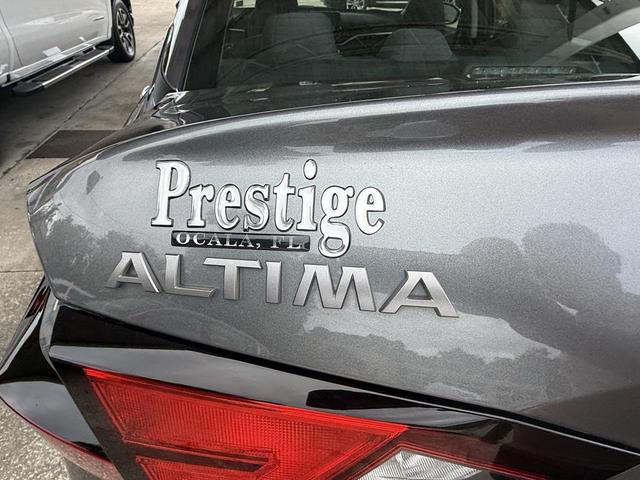 Photo of 2023 Gun Metallic Nissan Altima