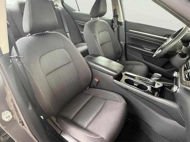 Photo of 2023 Gun Metallic Nissan Altima