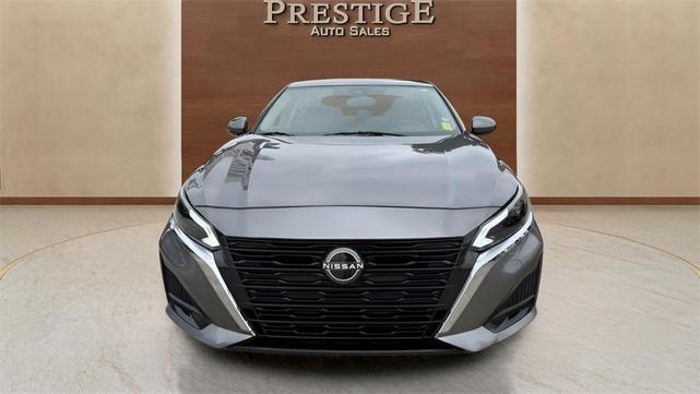 Photo of 2023 Gun Metallic Nissan Altima