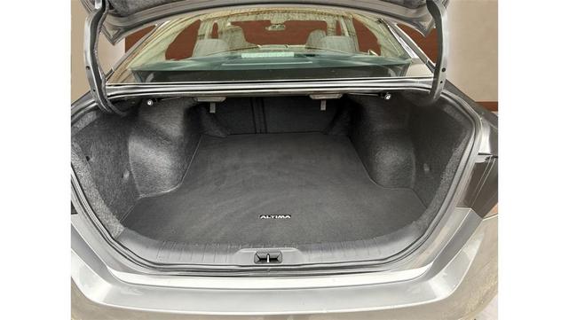 Photo of 2023 Gun Metallic Nissan Altima