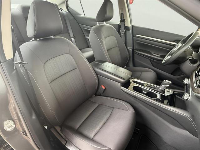 Photo of 2023 Gun Metallic Nissan Altima