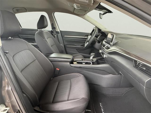 Photo of 2023 Gun Metallic Nissan Altima