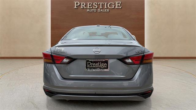 Photo of 2023 Gun Metallic Nissan Altima