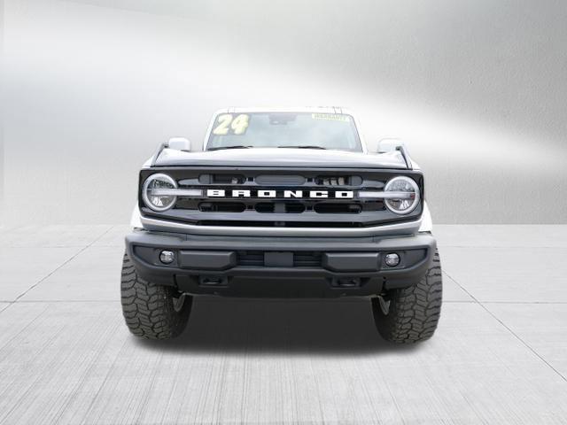 Photo of 2024 Iconic Silver Metallic Ford Bronco