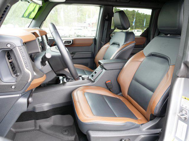 Photo of 2024 Iconic Silver Metallic Ford Bronco